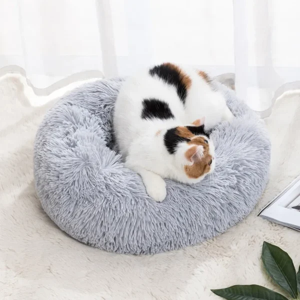 Ninho Aconchegante para Pets: Cama Redonda Macia com Tapete Felpudo para Cães e Gatos - Conforto Inigualável